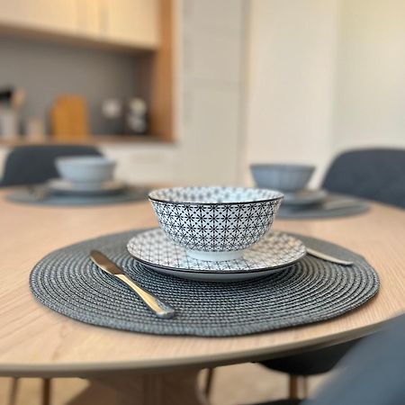 Ruhige Lage, Gute Anbindung, Frisch Renoviert Apartment Fellbach Bagian luar foto